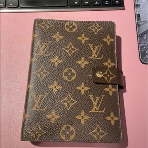 Louis Vuitton Medium (MM) Agenda